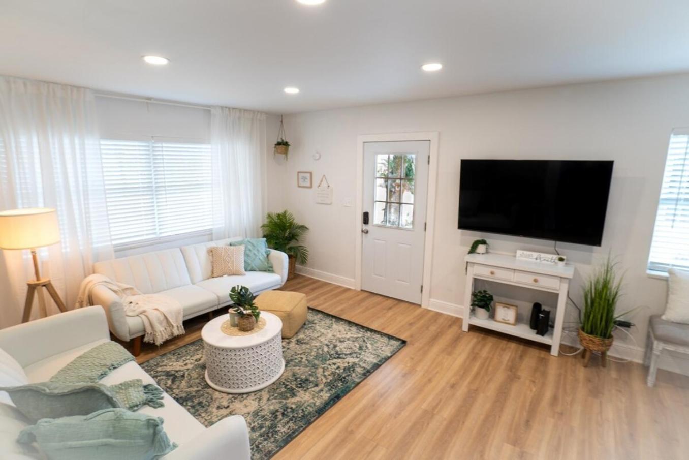 Luxury &stylish Near Ybor Dt Location Holiday home Tampa